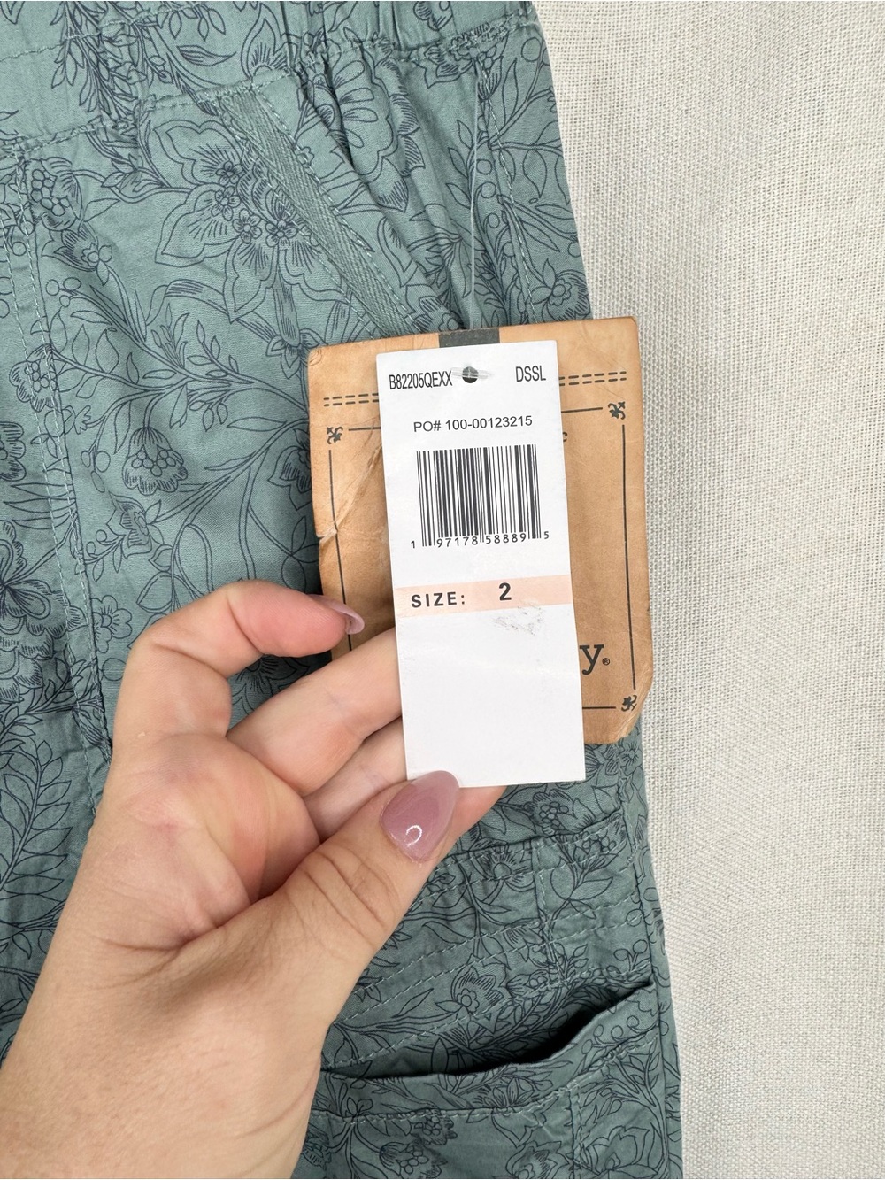 Democracy Cargo Jogger Pants Womens Size 2 Green Floral Print Pull-On - Picture 3 of 9